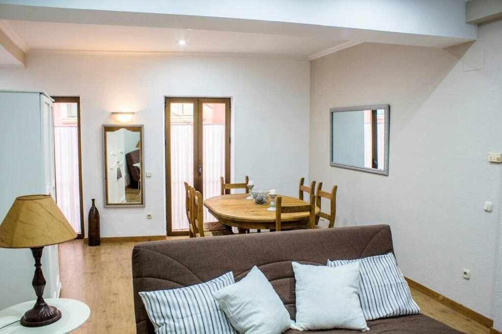 Atico Con Piscina Junto Catedral De Appartement