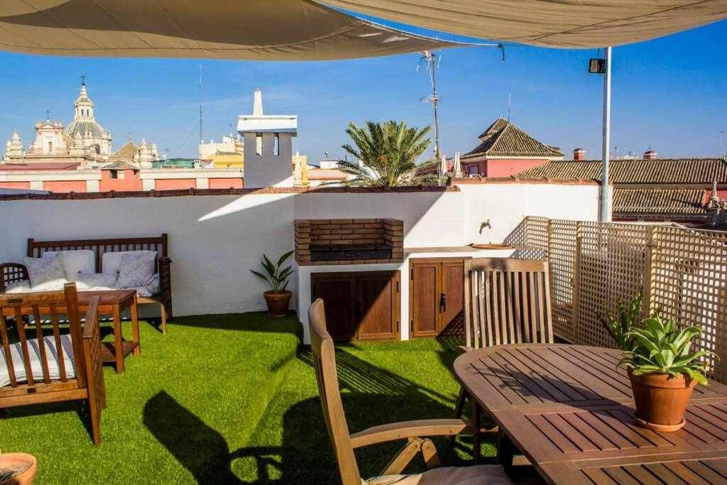 Atico Con Piscina Junto Catedral De Appartement